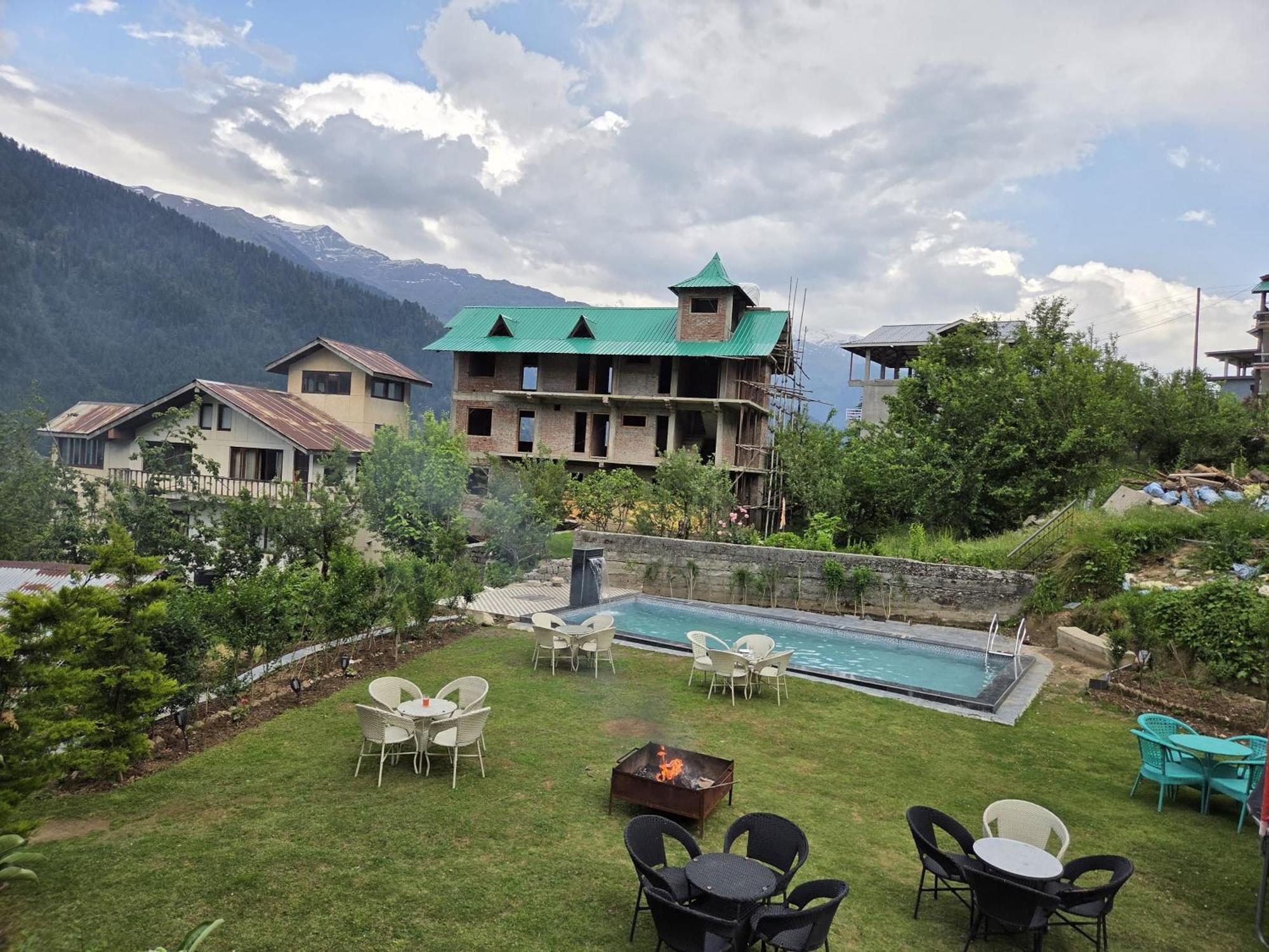 Smuggler Resort By West Western Near To Mall Road & Hadimba Temple # Swimming Pool#Free Pick From Volvo Bus Stand Manāli Exterior foto